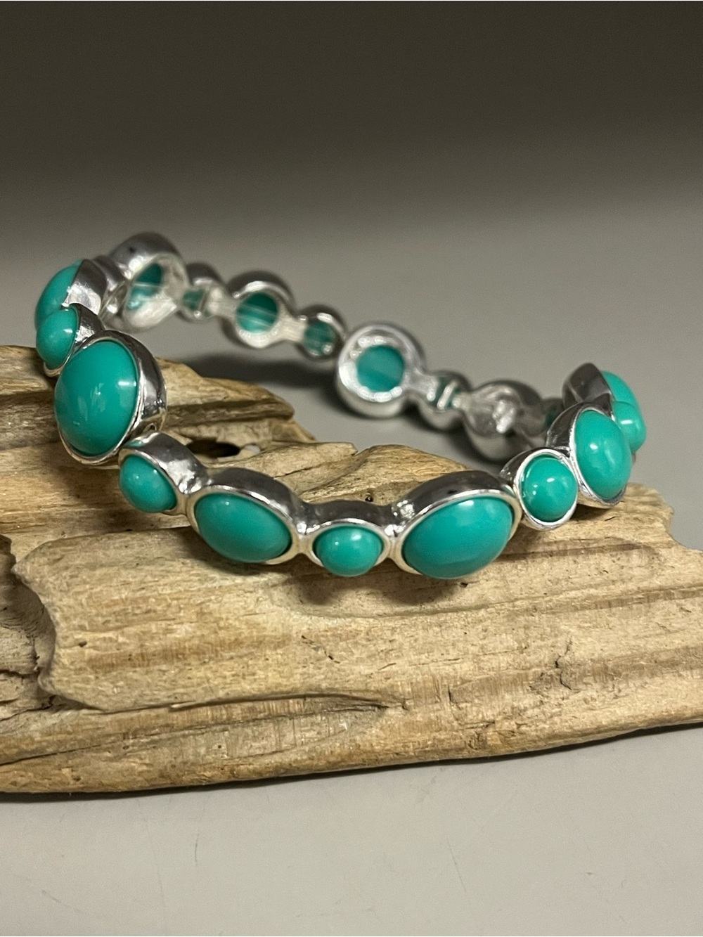Green Statement Stretch Bracelet Silver Tone Oval Bead Bubble Bangle Boho